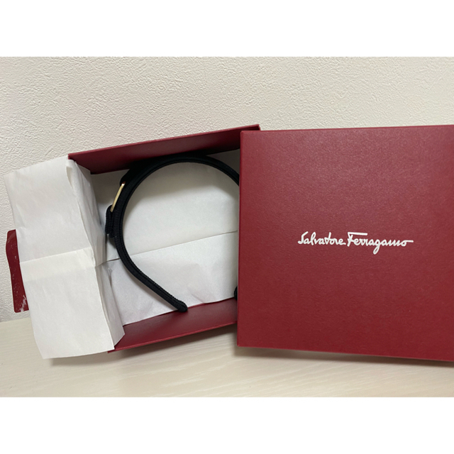 Salvatore Ferragamo カチューシャ 箱付き