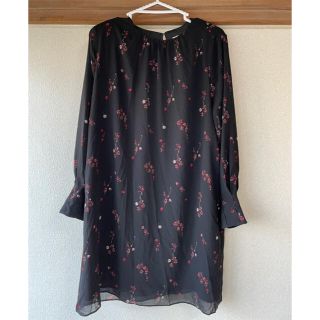 エイチアンドエム(H&M)の◆美品◆H&M  花柄ワンピース　ブラウス　L ブラック　秋コーデにおすすめ(シャツ/ブラウス(長袖/七分))