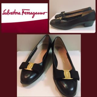 サルヴァトーレフェラガモ(Salvatore Ferragamo)のフェラガモ♡定番♡ヴァラ♡ブラック レザー パンプス♡(ハイヒール/パンプス)