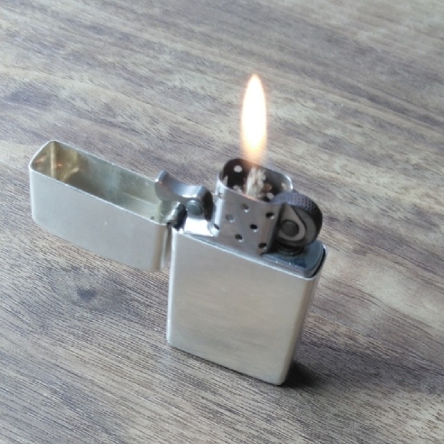 ZIPPO(ジッポー)のZippo スターリングシルバー　スリムタイプ　1998年製 メンズのファッション小物(タバコグッズ)の商品写真