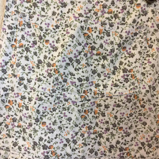 GU(ジーユー)の花柄デニムジャンスカ レディースのスカート(その他)の商品写真