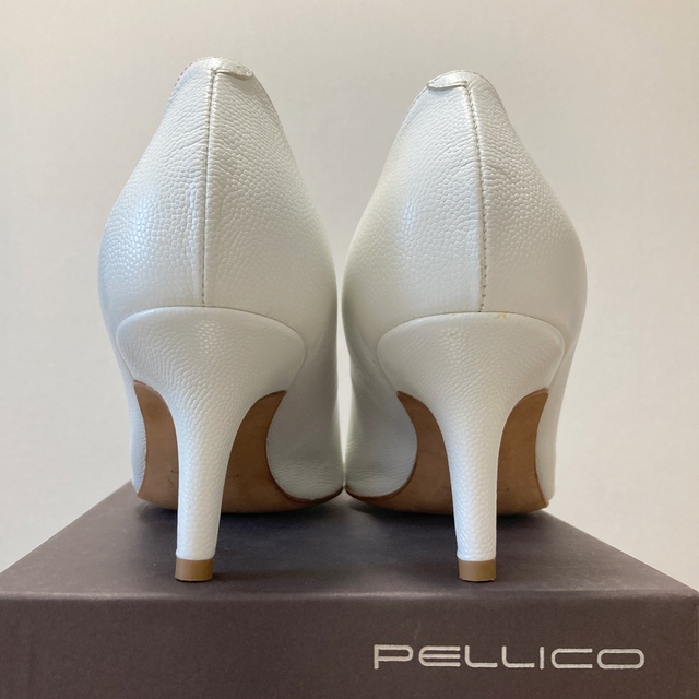 PELLICO(ペリーコ)のPELLICO ペリーコ 白 パンプス 37 レディースの靴/シューズ(ハイヒール/パンプス)の商品写真