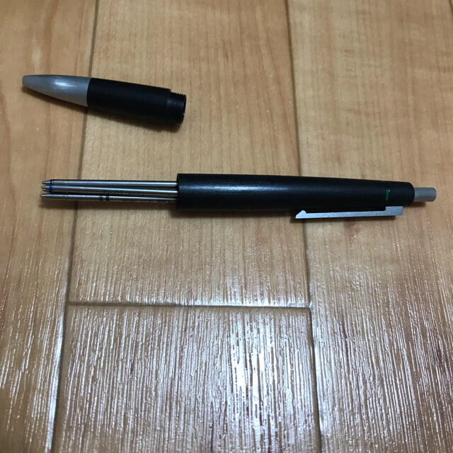 LAMY(ラミー)のラミー2000 4色ボールペン インテリア/住まい/日用品の文房具(ペン/マーカー)の商品写真