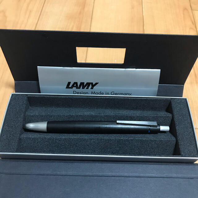LAMY(ラミー)のラミー2000 4色ボールペン インテリア/住まい/日用品の文房具(ペン/マーカー)の商品写真