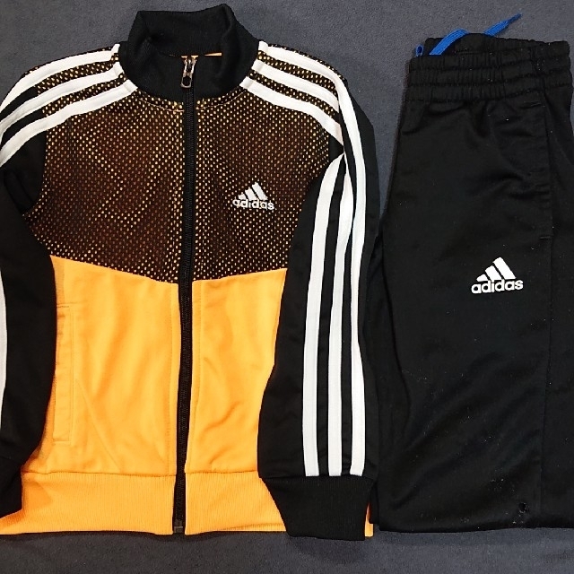 adidas(アディダス)の【USED】adidas ｼﾞｬｰｼﾞ キッズ  サイズ110 上下  キッズ/ベビー/マタニティのこども用ファッション小物(その他)の商品写真