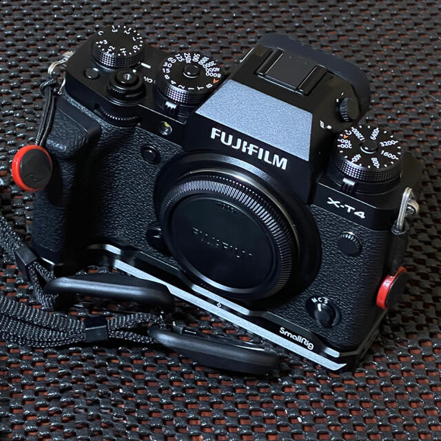 FujiFilm X-T4 オプション品多数 ミラーレス一眼デジタルカメラ