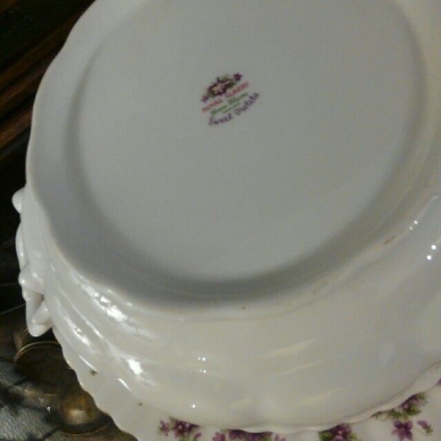 ROYAL ALBERT(ロイヤルアルバート)のロイヤルアルバート　スーピエール　ヴァイオレット インテリア/住まい/日用品のキッチン/食器(食器)の商品写真