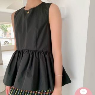 ザラ(ZARA)の新品 バースデーバッシュボトムフリルトップス(シャツ/ブラウス(半袖/袖なし))