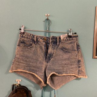 ゲス(GUESS)のデニム　ショートパンツ　GUESS(ショートパンツ)