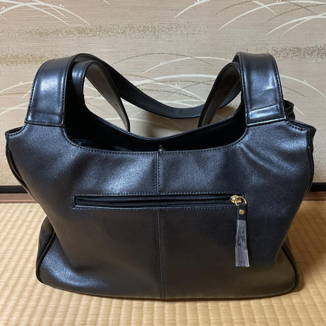 ショルダーバッグ　ハンドバッグ　かばん　カバン　鞄　レザー　LEATHER