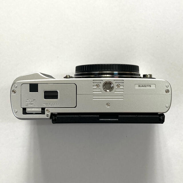 OLYMPUS(オリンパス)のOLYMPUS  PEN E-P7 スマホ/家電/カメラのカメラ(ミラーレス一眼)の商品写真