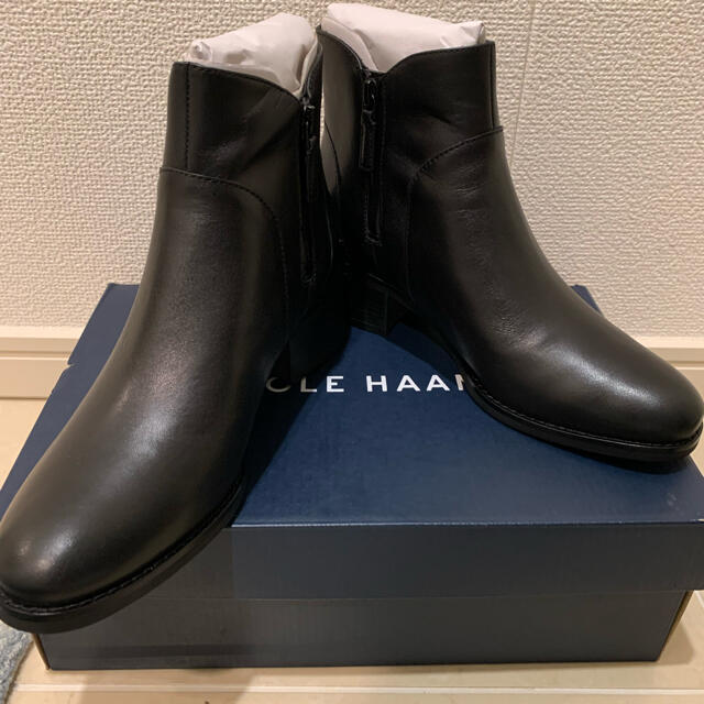 Cole Haan(コールハーン)の【新品タグ付】コールハーンショートブーツ24.5cm レディースの靴/シューズ(ブーツ)の商品写真