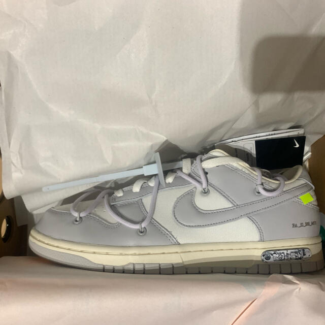 NIKE(ナイキ)のNIKE DUNK LOW x OFF-WHITE  ナイキ　オフホワイト 49 メンズの靴/シューズ(スニーカー)の商品写真