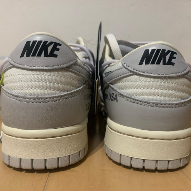 NIKE(ナイキ)のNIKE DUNK LOW x OFF-WHITE  ナイキ　オフホワイト 49 メンズの靴/シューズ(スニーカー)の商品写真