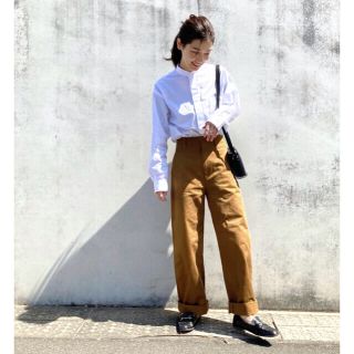 ユニクロ(UNIQLO)のユニクロ　U ワイドフィットカーブパンツ  58 ブラウン(カジュアルパンツ)