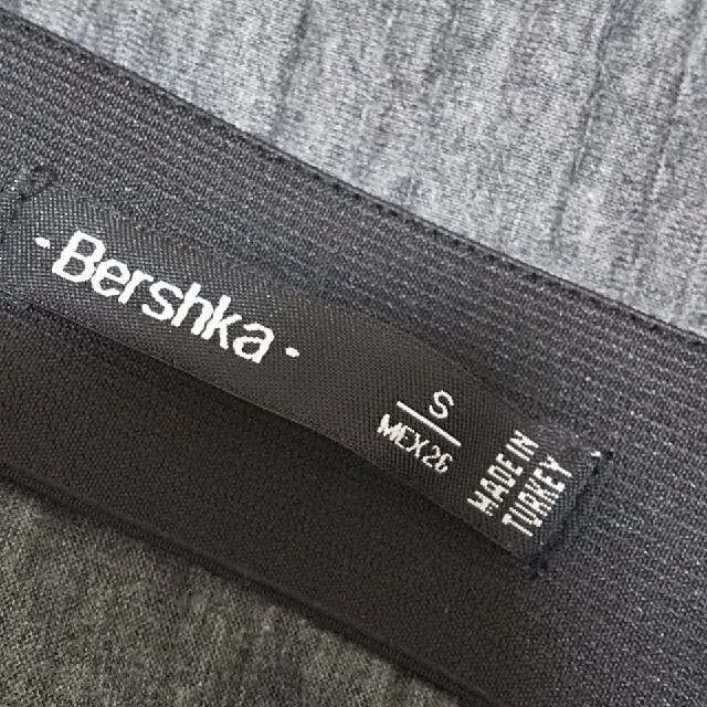 Bershka(ベルシュカ)のBershka ペンシルスカート レディースのスカート(ロングスカート)の商品写真