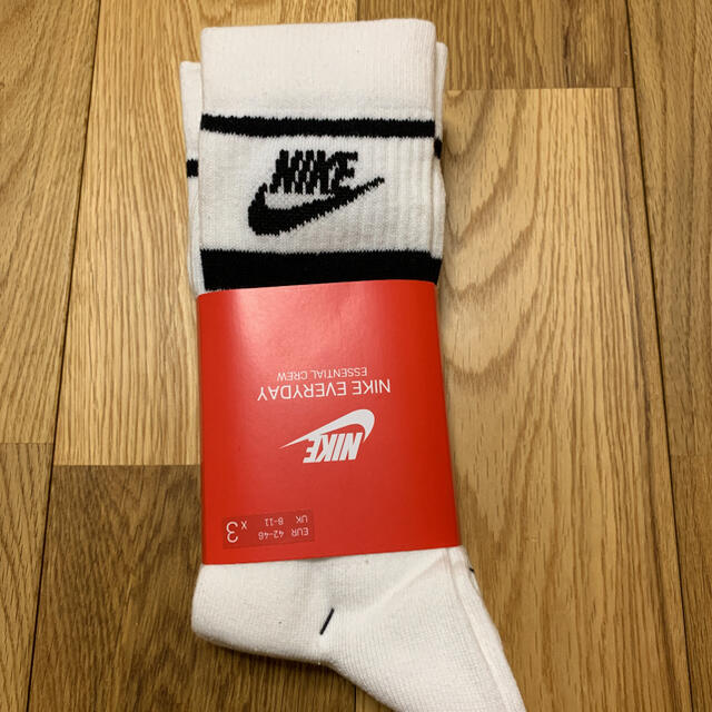 NIKE(ナイキ)の【完売品】NIKE スニーカーソックス 靴下 白黒ホワイト ブラック メンズのレッグウェア(ソックス)の商品写真