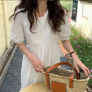 ディーホリック 白ワンピース ワンピースの通販 点 Dholicのレディースを買うならラクマ ディーホリック 白ワンピース ワンピースの通販 点 Dholicのレディースを買うならラクマ