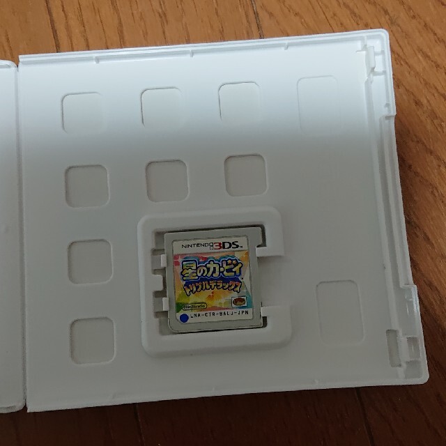 ニンテンドー3DS(ニンテンドー3DS)の3DSソフト 星のカービィトリプルデラックス エンタメ/ホビーのゲームソフト/ゲーム機本体(家庭用ゲームソフト)の商品写真