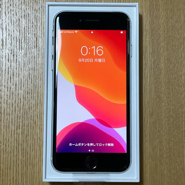 iPhone(アイフォーン)のiPhone SE 第2世代 (SE2) ホワイト 64 GB Softbank スマホ/家電/カメラのスマートフォン/携帯電話(スマートフォン本体)の商品写真