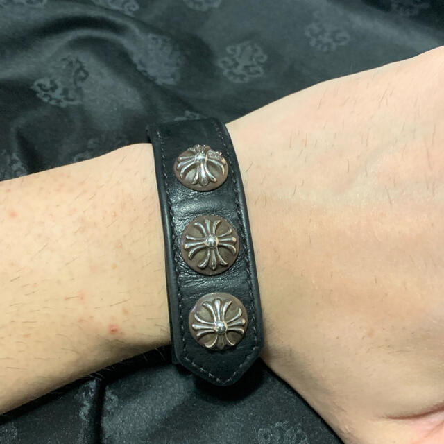 Chrome Hearts(クロムハーツ)のChrome Hearts 3ボタン2スナップ レザー ブレスレット メンズのアクセサリー(ブレスレット)の商品写真