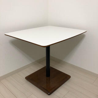 カリモクカグ(カリモク家具)のカリモク60 カフェテーブル(ダイニングテーブル)
