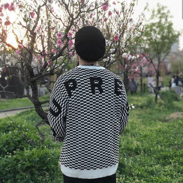 シュプリーム BACK LOGO SWEATER 1