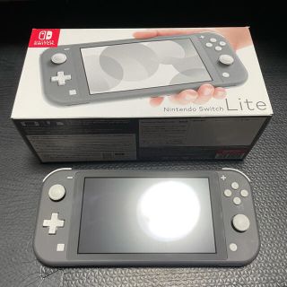 ニンテンドウ(任天堂)のNintendo Switch LITE グレー、桃太郎電鉄、どうぶつの森(家庭用ゲーム機本体)