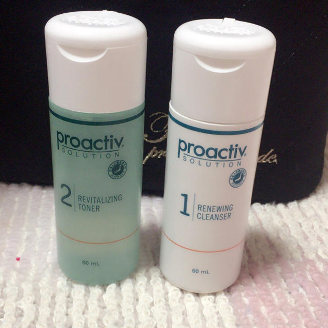 proactiv(プロアクティブ)のえびふらいのしっぽ様専用 コスメ/美容のスキンケア/基礎化粧品(洗顔料)の商品写真