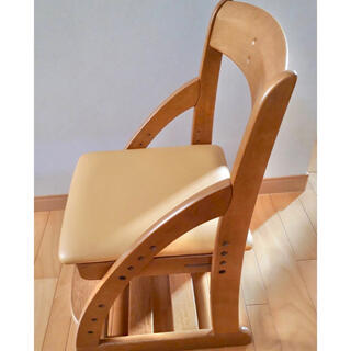 カリモク 椅子 XT1421