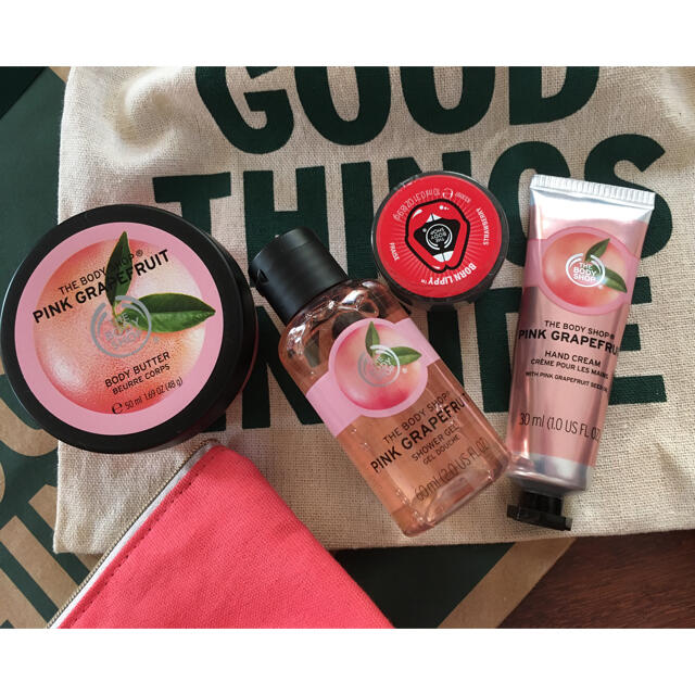 THE BODY SHOP(ザボディショップ)のTHE BODY SHOP ピンクグレープフルーツ ポーチギフト コスメ/美容のボディケア(バスグッズ)の商品写真