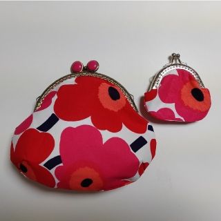 マリメッコ(marimekko)のマリメッコ　お揃いがま口ポーチ(赤)(ポーチ)