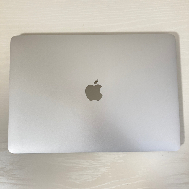 Mac (Apple)(マック)の【超美品】MacBook Pro 13inch 2019　シルバー 512GB  スマホ/家電/カメラのPC/タブレット(ノートPC)の商品写真