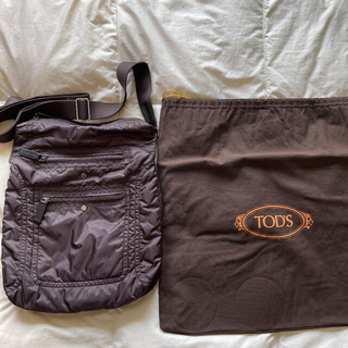 トッズ(TOD'S)のトッズ　ショルダーバック　保存袋付き‼️(ショルダーバッグ)