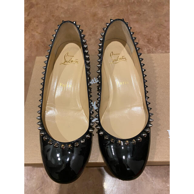 Christian Louboutin(クリスチャンルブタン)の極美品！Christian Louboutin スタッズローファー レディースの靴/シューズ(バレエシューズ)の商品写真