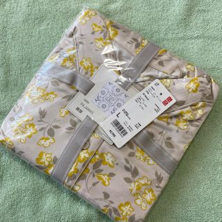 ユニクロ(UNIQLO)の【新品】UNIQLO  ユニクロ　サテンパジャマ　半袖・長ズボン　Lサイズ(パジャマ)