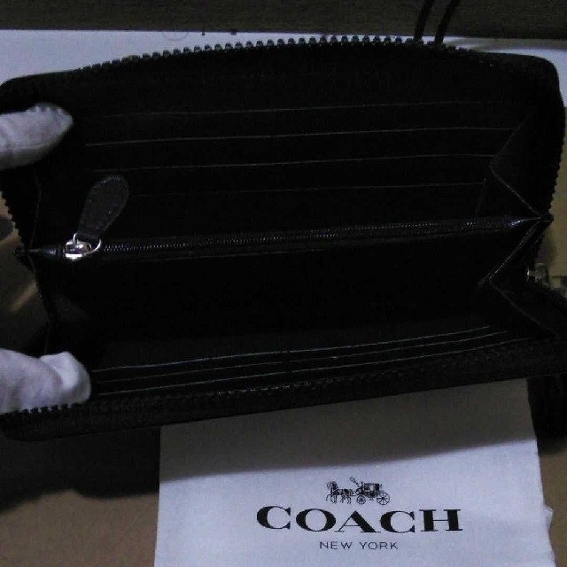 COACH(コーチ)の【COACH】 新品 正規品　長財布　 シグネチャー　 馬車柄 ペイント レディースのファッション小物(財布)の商品写真