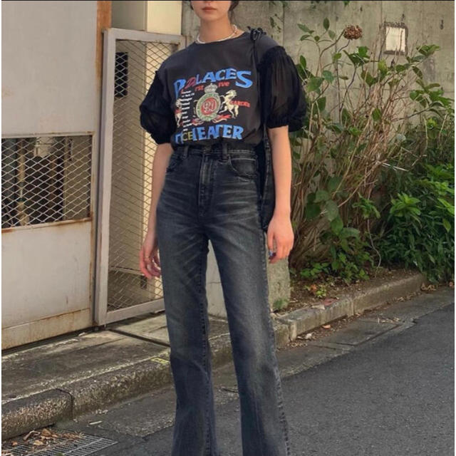 moussy(マウジー)のMOUSSY MVS BLACK FLARE 24インチ レディースのパンツ(デニム/ジーンズ)の商品写真