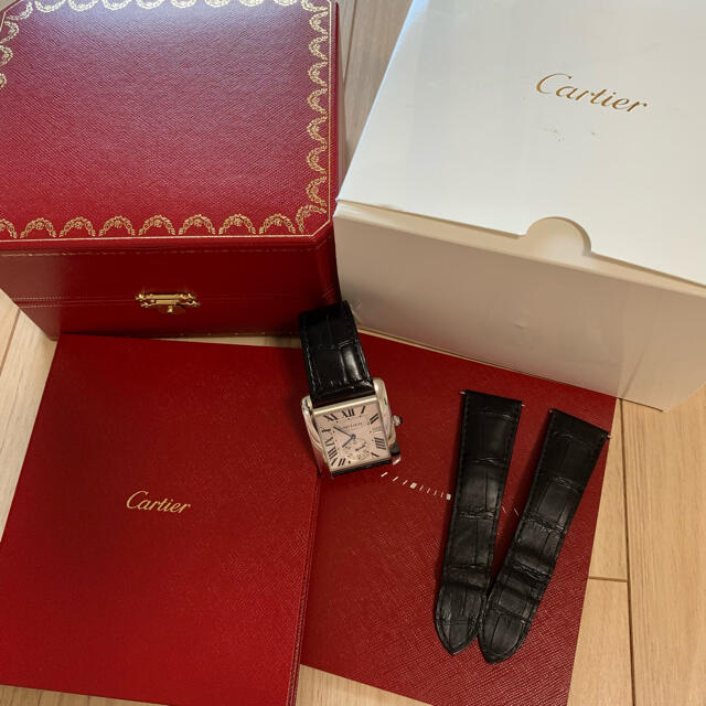 Cartier(カルティエ)のsuzzu197664様専用　タンクMC ホワイト　Cartier  メンズの時計(腕時計(アナログ))の商品写真