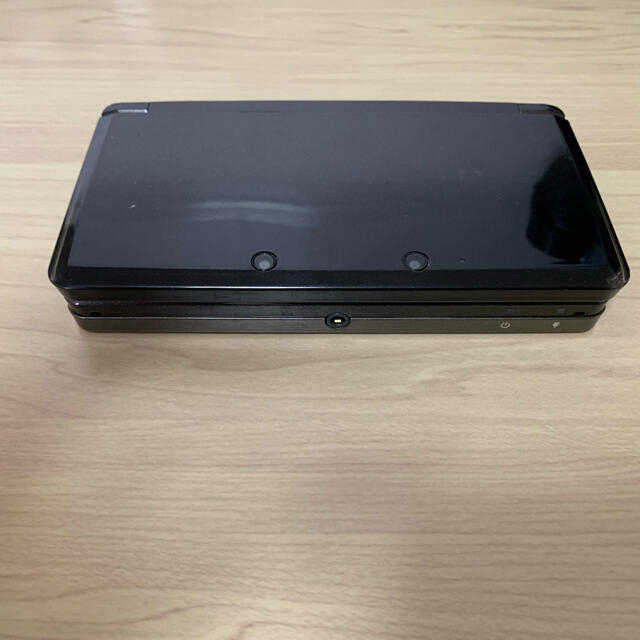 ニンテンドー3DS(ニンテンドー3DS)の【中古】ニンテンドー3DS コスモブラック ACアダプタ付 エンタメ/ホビーのゲームソフト/ゲーム機本体(携帯用ゲーム機本体)の商品写真