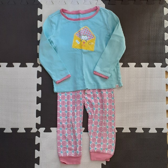 babyGAP(ベビーギャップ)のbabyGap　パジャマ　90㎝ キッズ/ベビー/マタニティのキッズ服女の子用(90cm~)(パジャマ)の商品写真