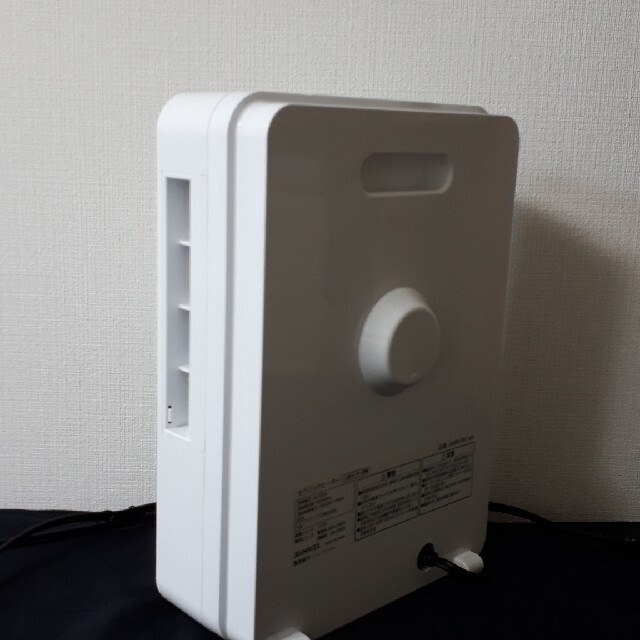 【中古品】MDHT-001-WH 人感センサー付セラミックヒーター スマホ/家電/カメラの冷暖房/空調(電気ヒーター)の商品写真