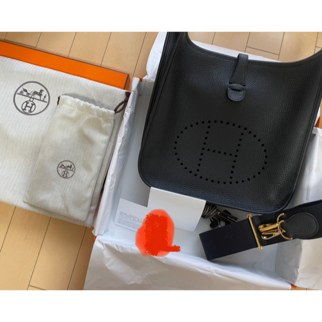 Hermes(エルメス)の新品　未使用　エルメス HERMES  エブリン29 PM 黒 ゴールド金具 レディースのバッグ(ショルダーバッグ)の商品写真