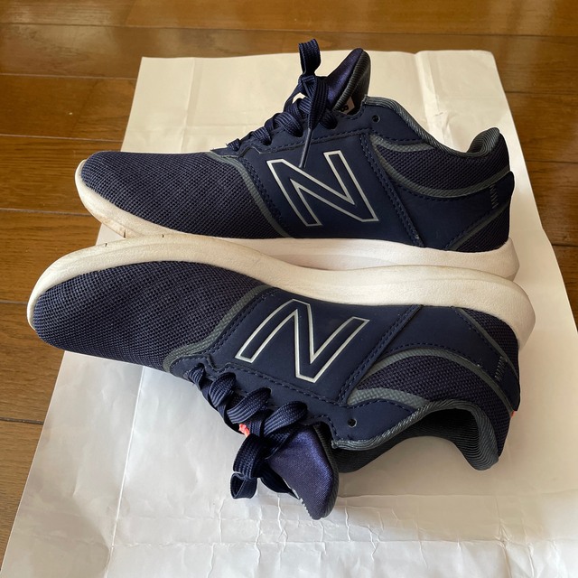 New Balance(ニューバランス)のNB レディース　スニーカー　23.5cm レディースの靴/シューズ(スニーカー)の商品写真