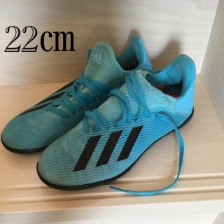 アディダス(adidas)の人工芝用サッカーシューズ(シューズ)