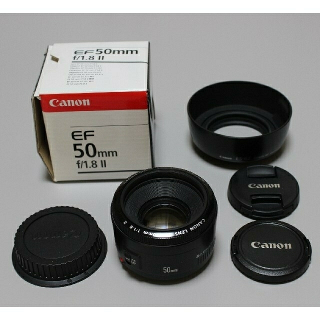 Canon(キヤノン)のCANON 単焦点レンズ EF50mm f/1.8Ⅱ 純正フード付き スマホ/家電/カメラのカメラ(レンズ(単焦点))の商品写真