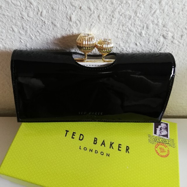 Ted Baker エナメル長財布☆黒