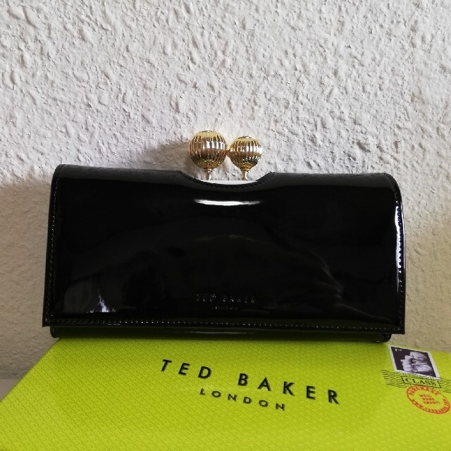 Ted Baker エナメル長財布☆黒