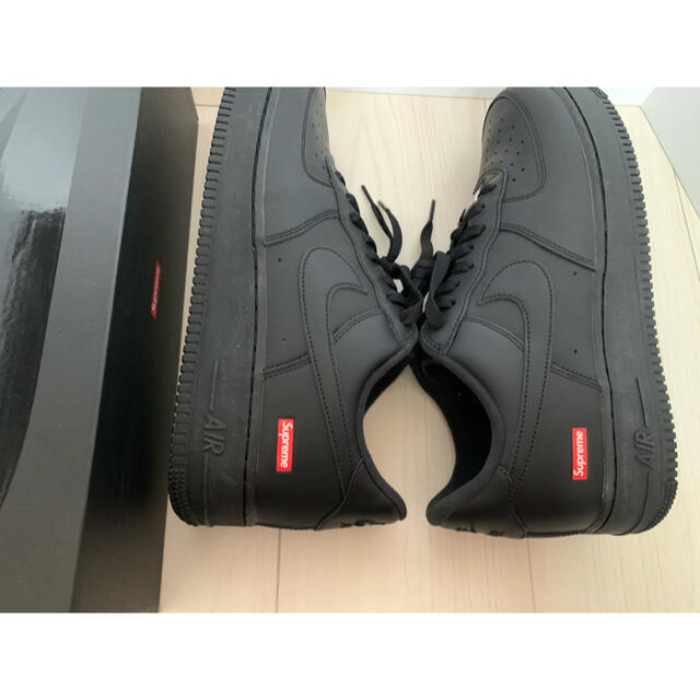 NIKE(ナイキ)のSUPREME × NIKE AIR FORCE 1 LOW  BLACK メンズの靴/シューズ(スニーカー)の商品写真