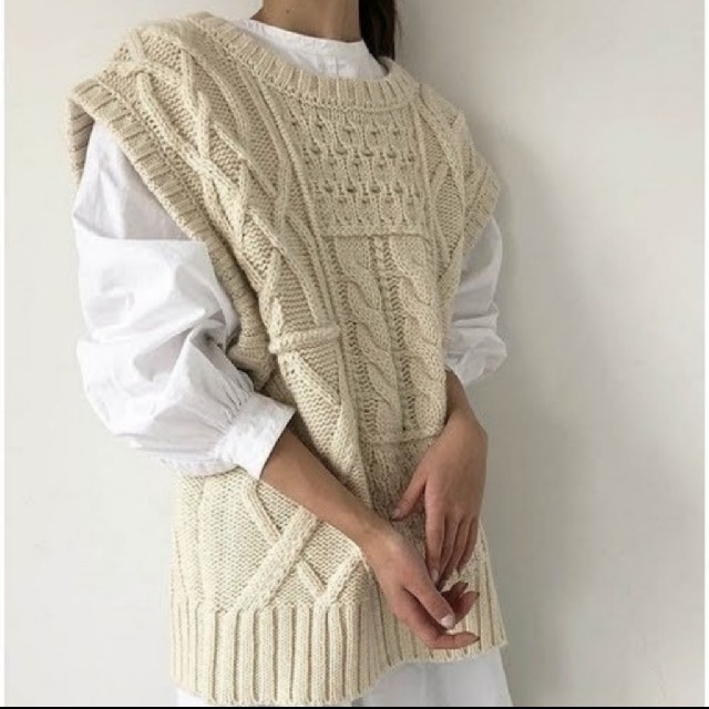 TODAYFUL(トゥデイフル)のTODAYFUL Kable Knit Vest ケーブルニットベスト  レディースのトップス(ベスト/ジレ)の商品写真